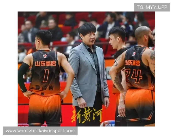 邱彪更衣室击掌庆祝，山东关键回合更硬，邱彪年龄